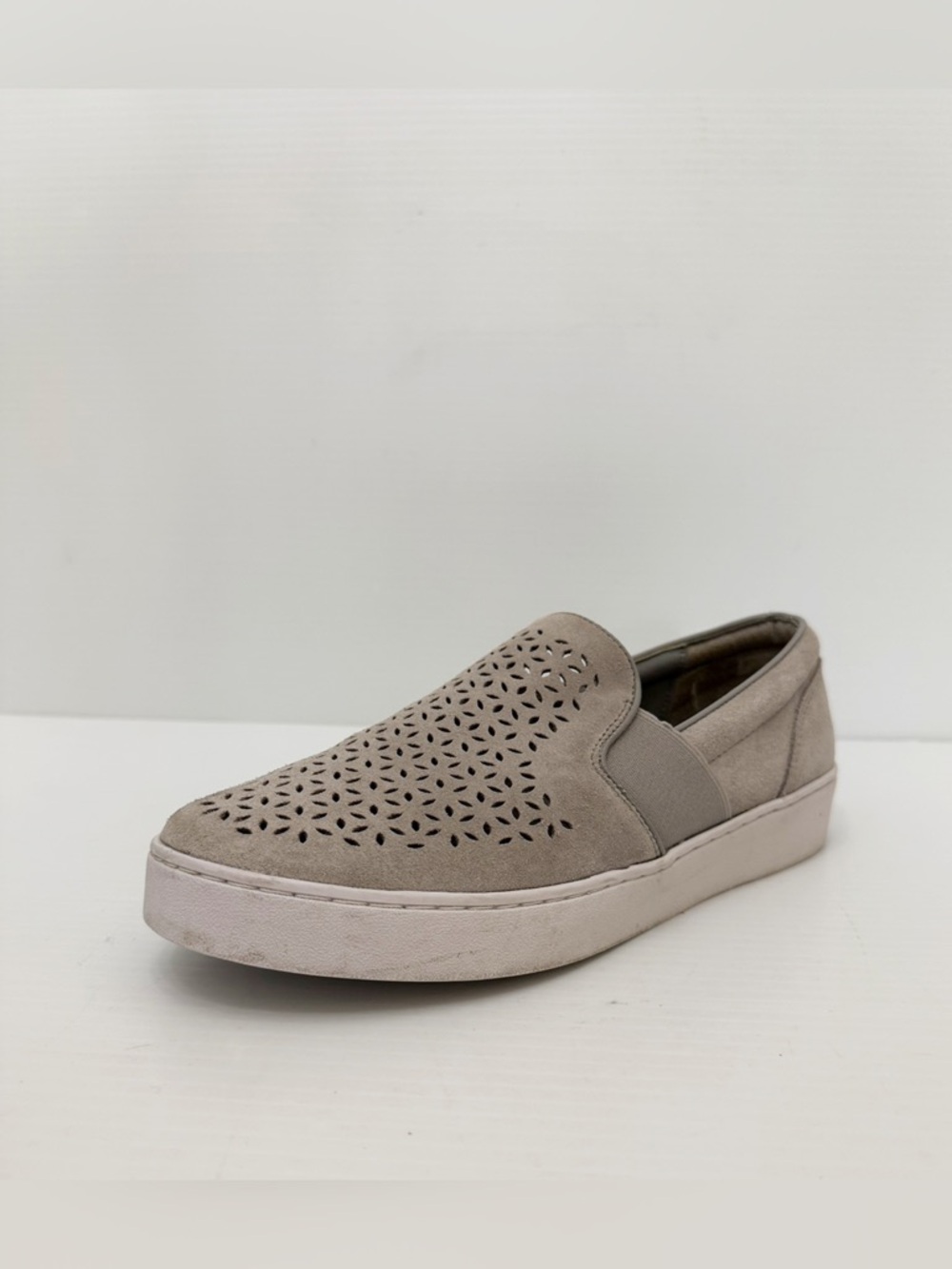 Vionic Splendid Kani Laser-Cut Slip-on Shoe Loafer - 8